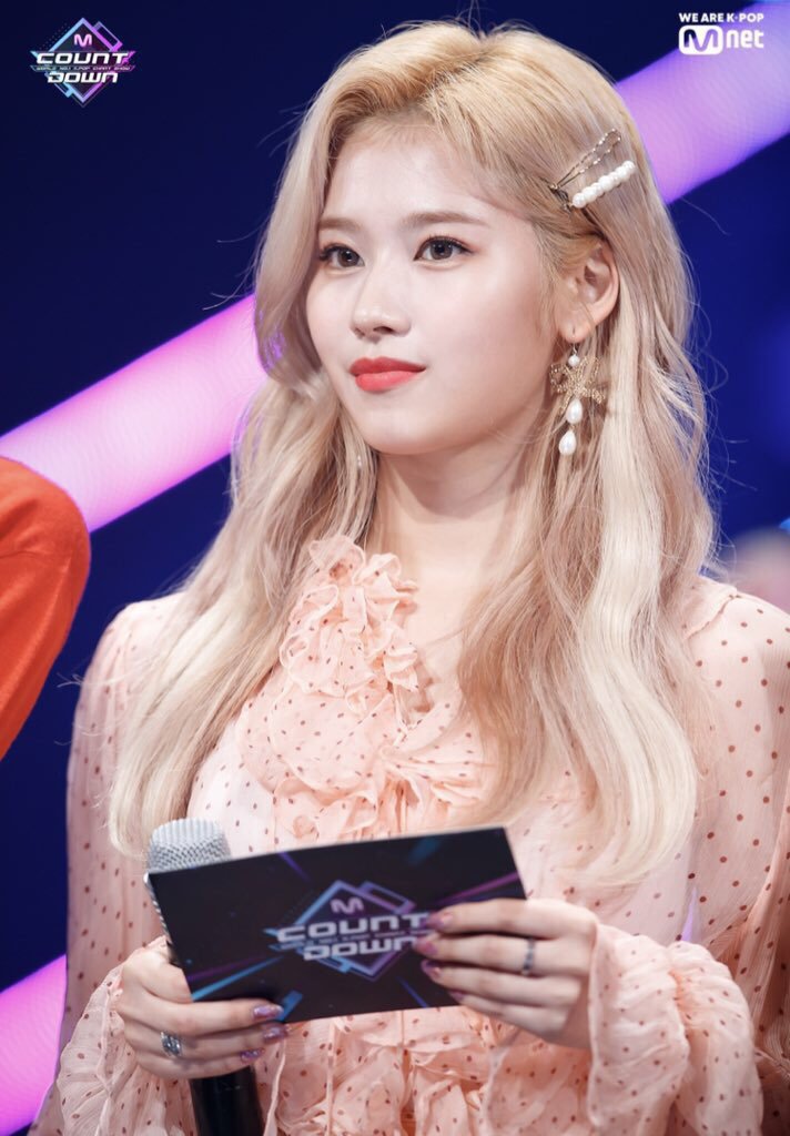 오늘이 생일인 트와이스 사나.jpgif (335장) | 인스티즈