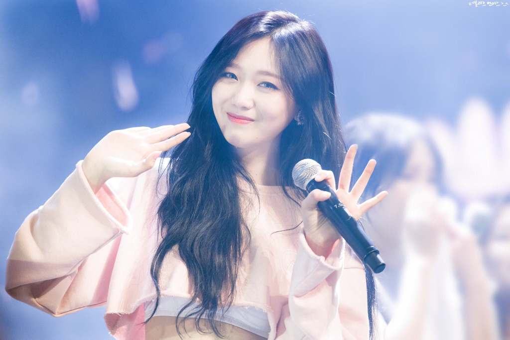 [러블리즈] 이따가 머리하러 갈 때 옆머리는 6mm로 해달라고 할거라서 수정이 | 인스티즈