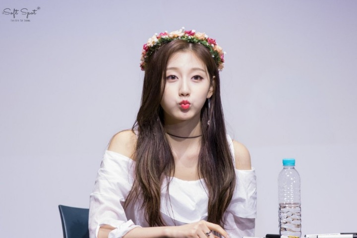 [러블리즈] 목요일 퇴근시간까지만 잘 버티자는 마음에서 예인이 | 인스티즈