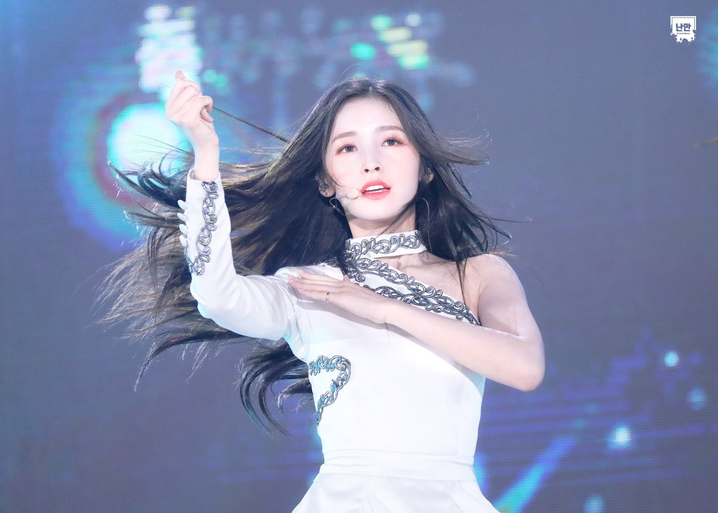 최예원 a.k.a 오마이걸 아린.jpgif | 인스티즈