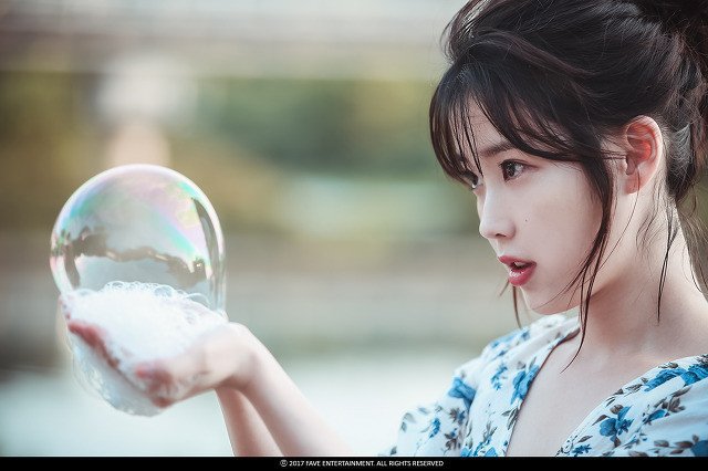 올림머리한 아이유.jpgif | 인스티즈