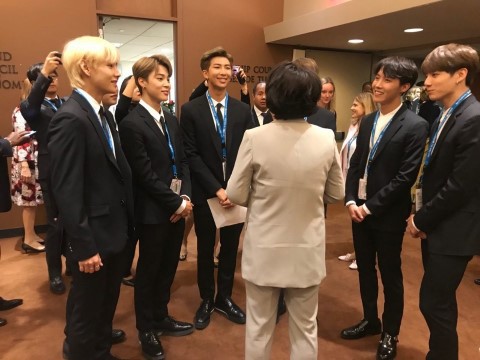 최애 방탄소년단과 달님 그리고 여사님 | 인스티즈