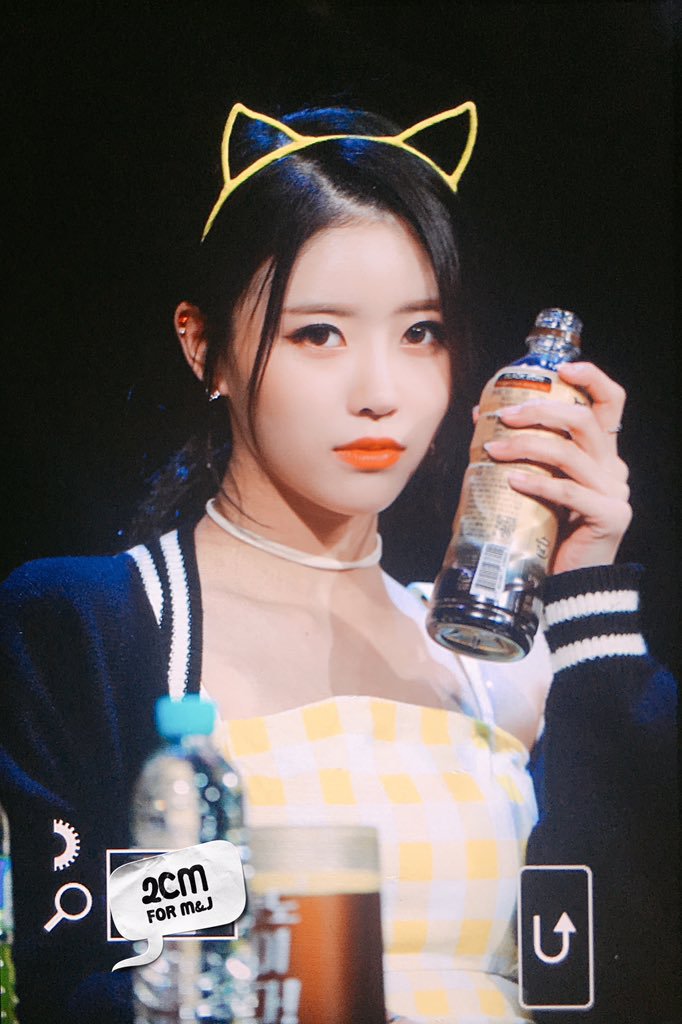 노란 원피스에 고양이 머리띠를 쓴 러블리즈 미주.jpgif | 인스티즈
