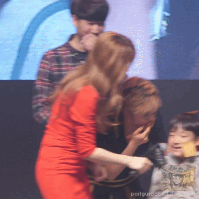 초아의 팬서비스.gif | 인스티즈