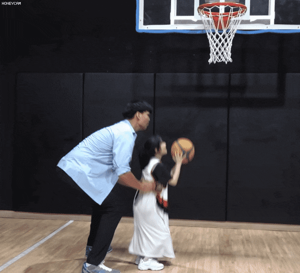147cm 쏘대장 vs 221cm 하승진 1on1 하이라이트.gif | 인스티즈