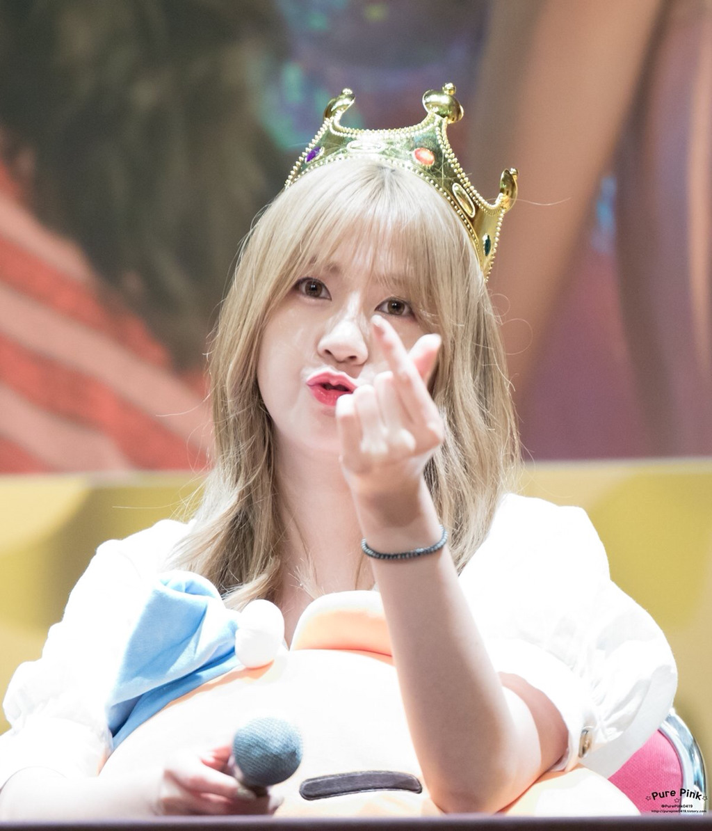[에이핑크] 아몬드 초콜릿이 먹고싶어서 하영이 | 인스티즈