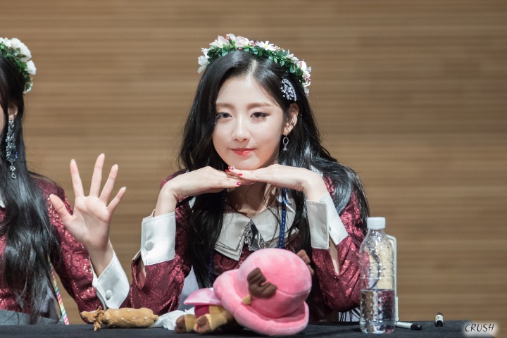 [러블리즈] 휴일에 대청소나 할까해서 예인이 | 인스티즈