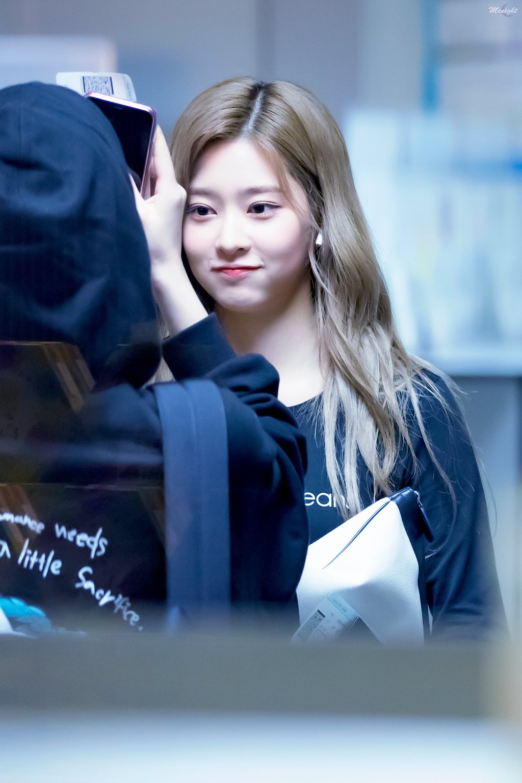 좀이쁜거같은 아이즈원 민주.jpg | 인스티즈