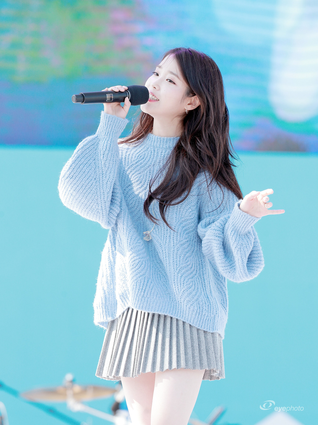 하늘하늘한 하늘색 아이유.jpg | 인스티즈